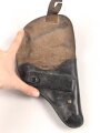 Pistolentasche schwarzes Leder. Keine Markierungen, Alter und Herkunft unbekannt, Höhe auf der Magazinseite gemessen 15cm