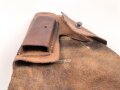 Pistolentasche Wehrmacht oder Polizei, braunes Leder,  Höhe an der Seite der Magazintsche gemessen 16,5cm