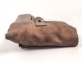 Pistolentasche Wehrmacht oder Polizei, braunes Leder,  Höhe an der Seite der Magazintsche gemessen 17,5cm