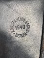 Pistolentasche Wehrmacht oder Polizei, geschwärtzes Leder, datiert 1940.  Höhe an der Seite der Magazintsche gemessen 18cm