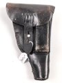 Pistolentasche Wehrmacht oder Polizei, geschwärztes Leder, datiert 1940.  Höhe an der Seite der Magazintsche gemessen 18cm, Lederschlaufe defekt