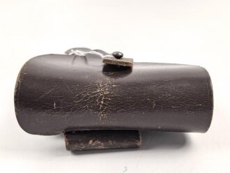 Pistolentasche Wehrmacht oder Polizei, braunes Leder,  Höhe an der Seite der Magazintasche gemessen 16cm