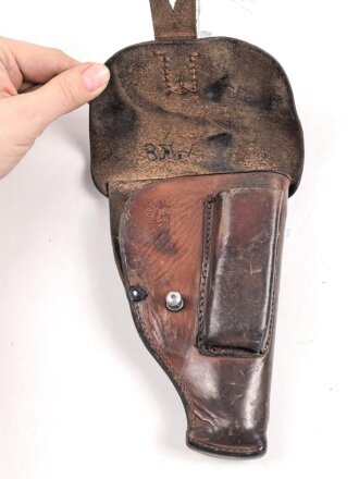 Pistolentasche Wehrmacht oder Polizei, braunes Leder,  Höhe an der Seite der Magazintasche gemessen 16cm, Polizeiabnahme und Hersteller von 1937