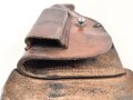 Pistolentasche Wehrmacht oder Polizei, braunes Leder,  Höhe an der Seite der Magazintasche gemessen 16cm, Polizeiabnahme und Hersteller von 1937