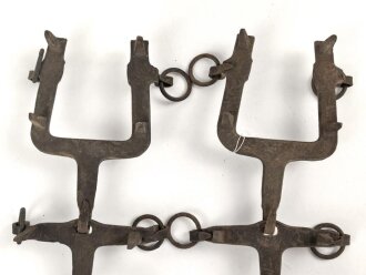 Paar Steigeisen für Bergschuhe der Gebirgsjäger. Größe 2, ungereinigtes Paar