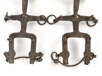 Paar Steigeisen für Bergschuhe der Gebirgsjäger. Größe 2, ungereinigtes Paar