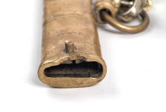 Kaiserliche Marine, Säbel  für Offiziere mit Peitschengehänge und Portepee. Neuzeitliche Fertigung . Gebraucht, Scheide leicht verzogen, die Arretierung oben greift nicht.