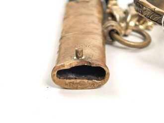 Kaiserliche Marine, Säbel  für Offiziere mit Peitschengehänge und Portepee. Neuzeitliche Fertigung . Gebraucht, Scheide leicht verzogen, die Arretierung oben greift nicht.