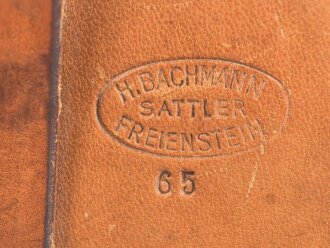 Schweiz, lederne Patronentasche datiert 1965. Ungereinigtes Stück