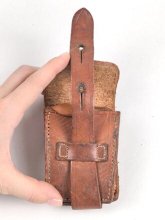 Argentinien, lederne Patronentasche Modell 1909. Gebraucht.