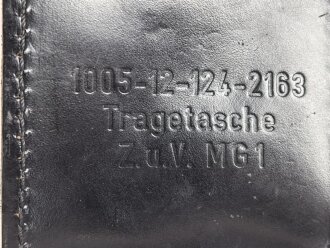 Bundeswehr, lederne Tragetasche für Ersatzteile MG1