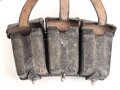 Patronentasche zum K98 Wehrmacht ( für 6 Ladestreifen) gebraucht, datiert 1940. Leicht angetrocknet, ein Verschlussriemen seitlich eingerissen