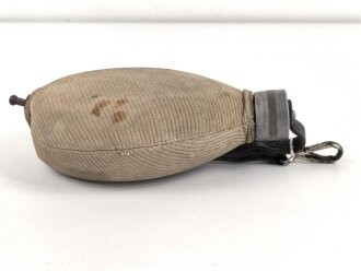 1.Weltkrieg, Feldflasche aus den letzten Kriegstagen, aus allem was da war zusammengebaut. Der Korpus von 1914, der Bezug von 1918