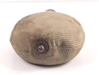 1.Weltkrieg, Feldflasche aus den letzten Kriegstagen, aus allem was da war zusammengebaut. Der Korpus von 1914, der Bezug von 1918