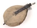1.Weltkrieg, Feldflasche aus den letzten Kriegstagen, aus allem was da war zusammengebaut. Der Korpus von 1914, der Bezug von 1918