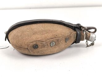 Feldflasche, wohl aus den 1930iger Jahren. Gebraucht, leicht defekt