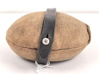 Feldflasche, wohl aus den 1930iger Jahren. Gebraucht, leicht defekt