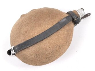 Feldflasche, wohl aus den 1930iger Jahren. Gebraucht, leicht defekt