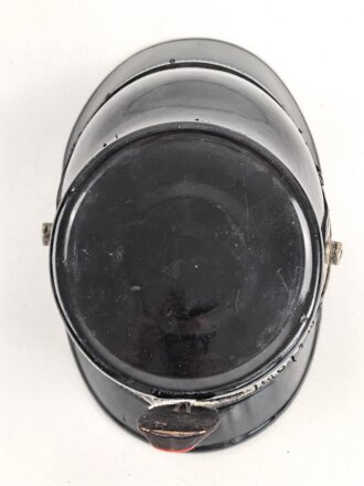 Tschako Polizei Württemberg, Im Innenfutter datiert 1933. Bei Vorder- und Hinterschirm je die naht lose , sonst guter Gesamtzustand