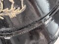 Tschako Polizei Württemberg, Im Innenfutter datiert 1933. Bei Vorder- und Hinterschirm je die naht lose , sonst guter Gesamtzustand