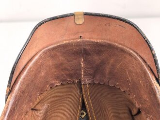 Württemberg, Pickelhaube für einen Reserveoffizier. Ungereinigtes Stück im Fundzustand.