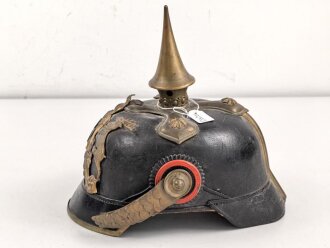 Württemberg, Pickelhaube für einen Reserveoffizier. Ungereinigtes Stück im Fundzustand.
