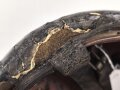 1.Weltkrieg, Schutzhelm für Angehörige der Fliegertruppe. Stark getragenes Stück, datiert 1916 oder 18.