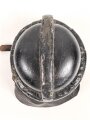 1.Weltkrieg, Schutzhelm für Angehörige der Fliegertruppe. Stark getragenes Stück, datiert 1916 oder 18.