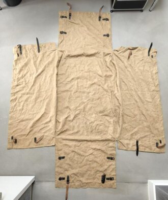 Abdeckplane Wehrmacht. Maße des abzudeckenden Gegenstandes etwa 70 x 110 x 55cm. Für Kommandogerät oder ähnliches ?