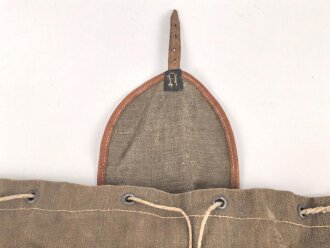 Rucksack, meist aus Wehrmachtsrestbeständen gefertigt, typische Arbeit direkt aus der Nachkriegszeit