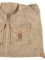 Rucksack, meist aus Wehrmachtsrestbeständen gefertigt, typische Arbeit direkt aus der Nachkriegszeit