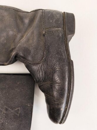 Nationale Volksarmee der DDR, Paar Stiefel für Mannschaften. Sohlenlänge 28,5cm, ungereinigt. Getragenes Paar aus Filmfundus
