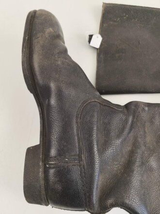 Nationale Volksarmee der DDR, Paar Stiefel für Mannschaften. Sohlenlänge 28,5cm, ungereinigt. Getragenes Paar aus Filmfundus