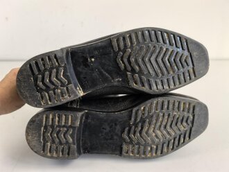 Nationale Volksarmee der DDR, Paar Stiefel für Mannschaften. Sohlenlänge 29,5cm, ungereinigt. Getragenes Paar aus Filmfundus