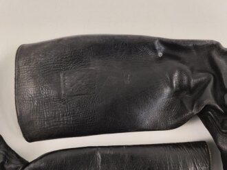 Paar Stiefel für Offiziere, vermutlich aus der Nachkriegszeit. Ungereinigtes Paar aus Filmrequisite , Sohlenlänge 30,5cm