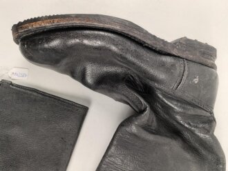 Paar Stiefel für Offiziere,  aus der Nachkriegszeit. Ungereinigtes Paar aus Filmrequisite , Sohlenlänge 29,5cm