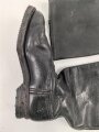 Paar Stiefel für Offiziere,  aus der Nachkriegszeit. Ungereinigtes Paar aus Filmrequisite , Sohlenlänge 29,5cm
