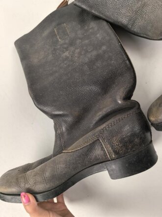 Nationale Volksarmee der DDR, Paar Stiefel für Mannschaften. Sohlenlänge 29cm, ungereinigt. Getragenes Paar aus Filmfundus