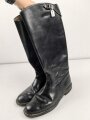 Paar Stiefel für Offiziere, vermutlich aus der Nachkriegszeit. Ungereinigtes Paar aus Filmrequisite , Sohlenlänge 33cm