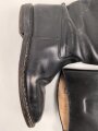 Paar Stiefel für Offiziere, vermutlich aus der Nachkriegszeit. Ungereinigtes Paar aus Filmrequisite , Sohlenlänge 33cm