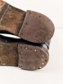 Paar Stiefel für Offiziere, vermutlich aus der Nachkriegszeit. Ungereinigtes Paar aus Filmrequisite , Sohlenlänge 33cm