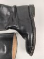 Paar Stiefel für Offiziere, vermutlich aus der Nachkriegszeit. Ungereinigtes Paar aus Filmrequisite , Sohlenlänge 33cm