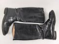 Paar Stiefel für Offiziere, vermutlich aus der Nachkriegszeit. Ungereinigtes Paar aus Filmrequisite , Sohlenlänge 33cm