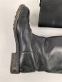 Paar Stiefel für Offiziere, aus der Nachkriegszeit. Ungereinigtes Paar aus Filmrequisite , Sohlenlänge knapp32cm