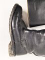 Paar Stiefel für Offiziere, aus der Nachkriegszeit. Ungereinigtes Paar aus Filmrequisite , Sohlenlänge knapp32cm
