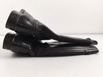 Paar Stiefel für Offiziere, vermutlich aus der Nachkriegszeit. Ungereinigtes Paar aus Filmrequisite , Sohlenlänge knapp 33cm
