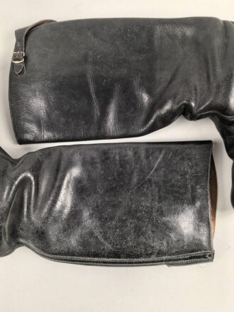 Paar Stiefel für Offiziere, vermutlich aus der Nachkriegszeit. Ungereinigtes Paar aus Filmrequisite , Sohlenlänge knapp 33cm