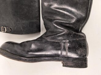 Paar Stiefel für Offiziere, vermutlich aus der Nachkriegszeit. Ungereinigtes Paar aus Filmrequisite , Sohlenlänge knapp 33cm