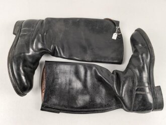 Paar Stiefel für Offiziere, vermutlich aus der Nachkriegszeit. Ungereinigtes Paar aus Filmrequisite , Sohlenlänge knapp 33cm