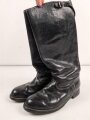 Paar Stiefel für Offiziere, vermutlich aus der Nachkriegszeit. Ungereinigtes Paar aus Filmrequisite , Sohlenlänge knapp 33cm